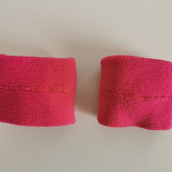 Lucy hot pink tennis/sport stretchy cotton wristband /sweatband - Picture 4 of 6